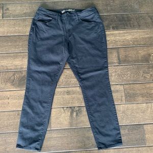 ❤️3/$30 Universal Thread Black Jeans